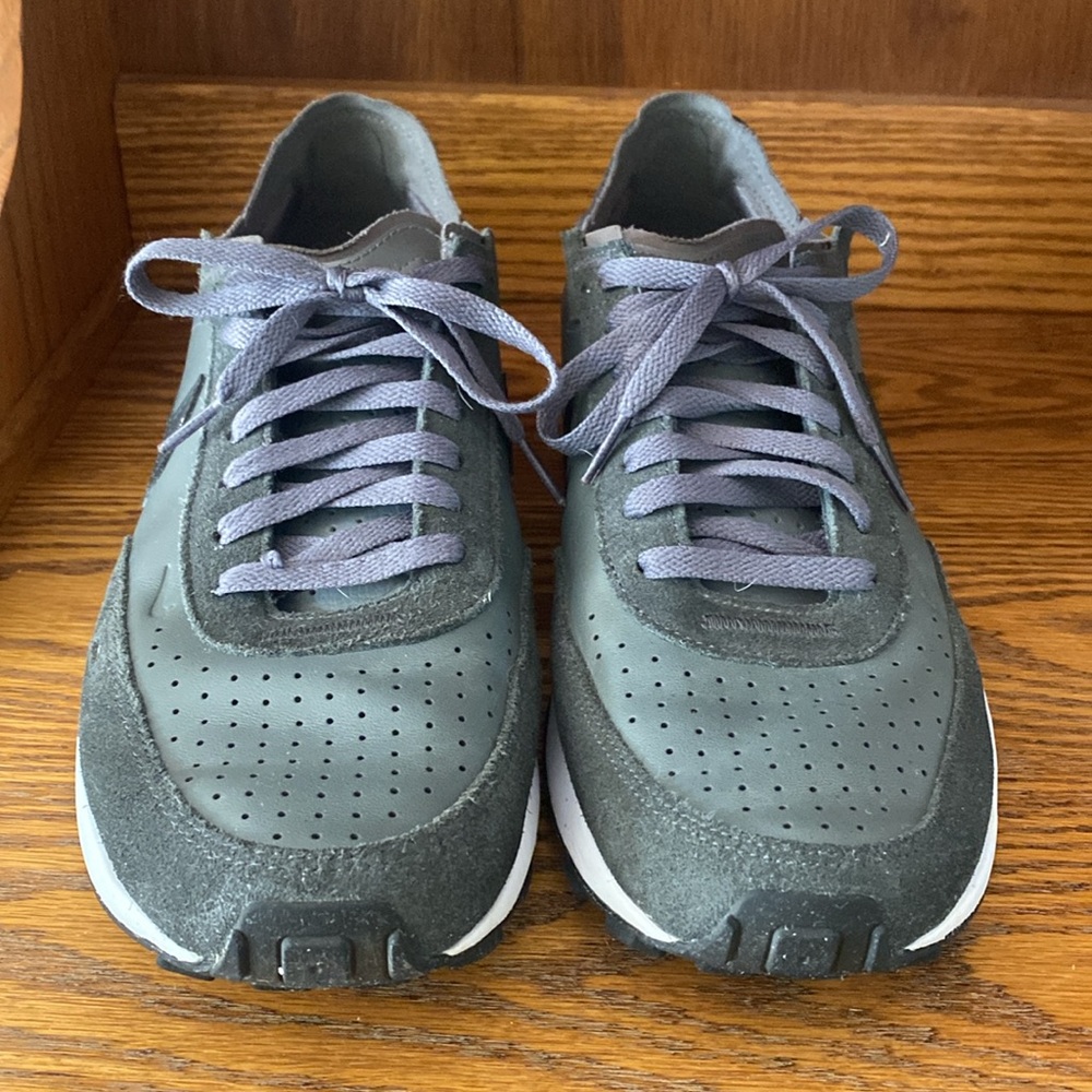 Nike VT2 Gray mens size 11 in great condition